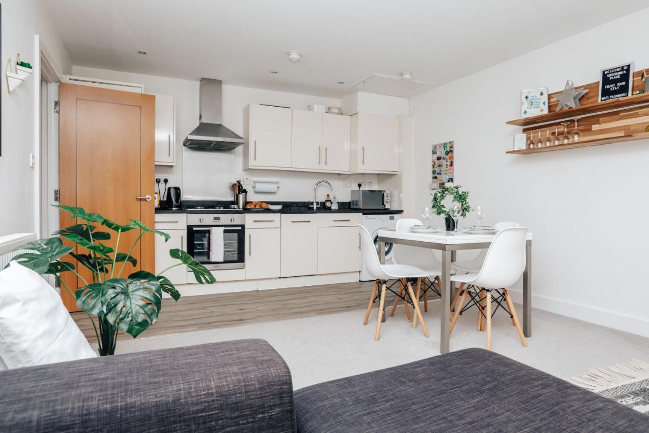 Central Modern Flat For 4-6 & Dedicated Parking Henley-on-Thames Dış mekan fotoğraf