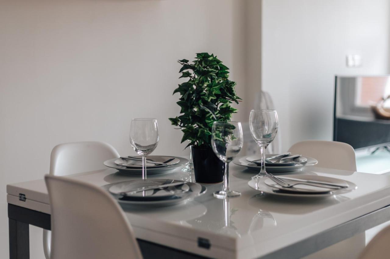 Central Modern Flat For 4-6 & Dedicated Parking Henley-on-Thames Dış mekan fotoğraf