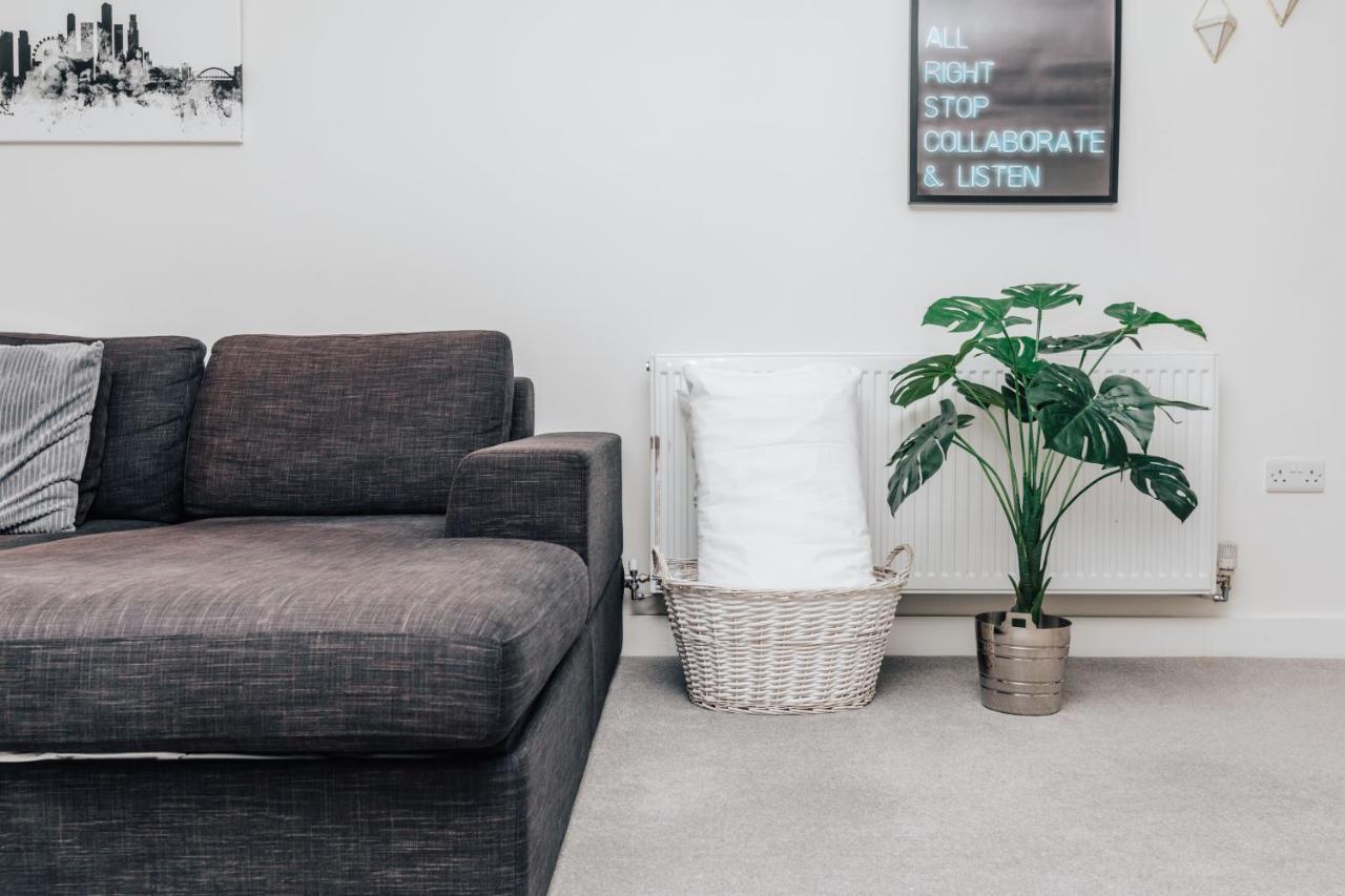 Central Modern Flat For 4-6 & Dedicated Parking Henley-on-Thames Dış mekan fotoğraf