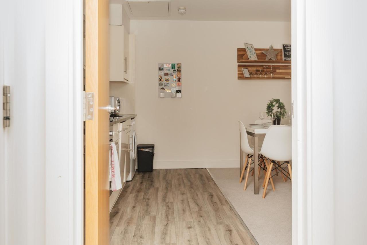 Central Modern Flat For 4-6 & Dedicated Parking Henley-on-Thames Dış mekan fotoğraf
