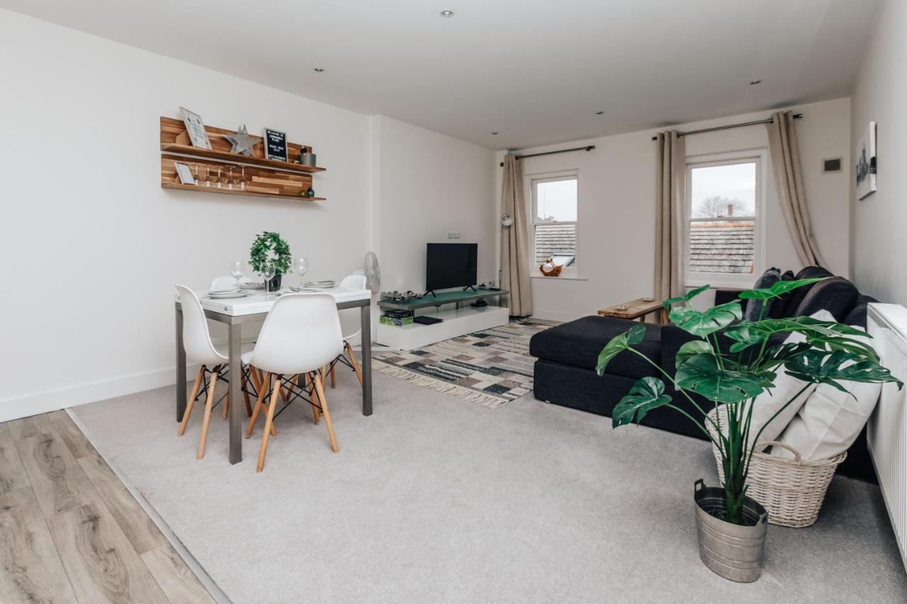 Central Modern Flat For 4-6 & Dedicated Parking Henley-on-Thames Dış mekan fotoğraf
