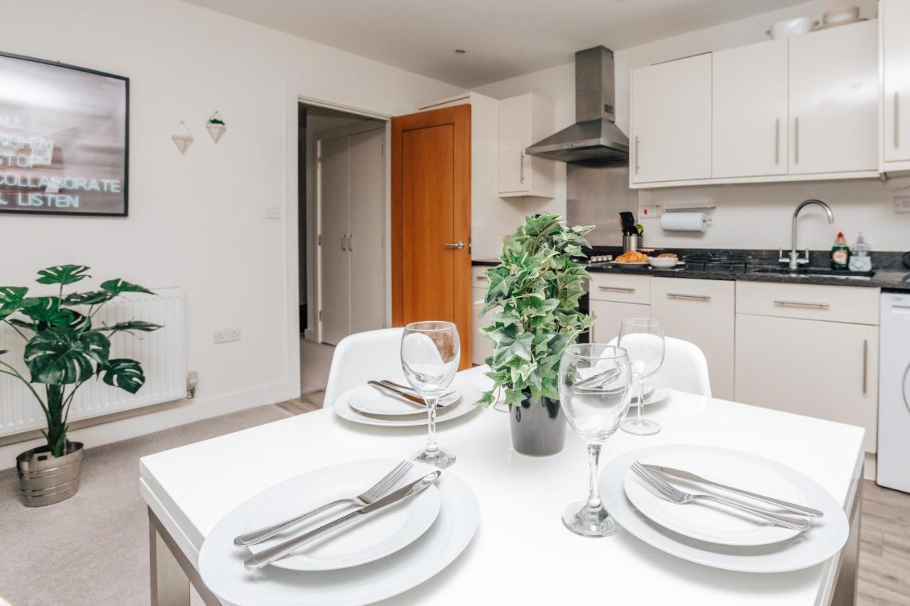 Central Modern Flat For 4-6 & Dedicated Parking Henley-on-Thames Dış mekan fotoğraf