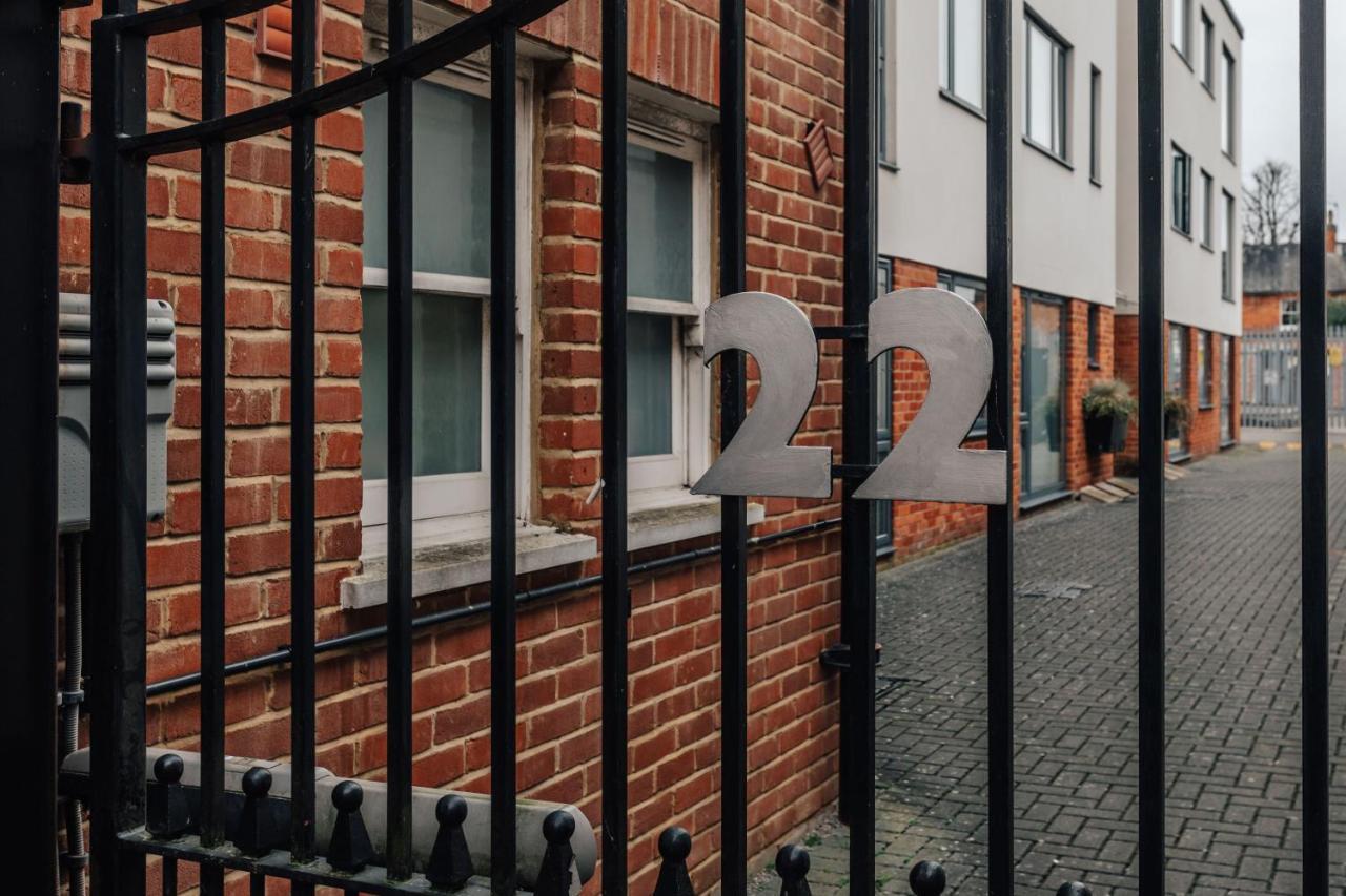 Central Modern Flat For 4-6 & Dedicated Parking Henley-on-Thames Dış mekan fotoğraf