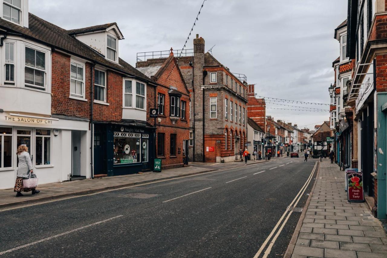 Central Modern Flat For 4-6 & Dedicated Parking Henley-on-Thames Dış mekan fotoğraf